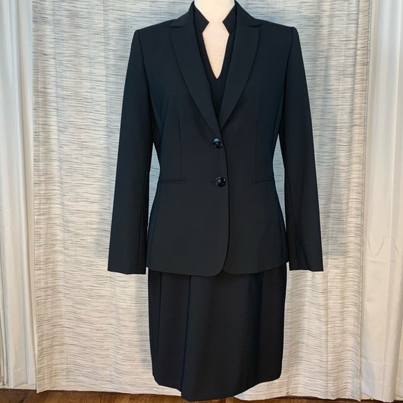Antonio Melani Black Lightweight Suit Jacket and Sheath Dress Set. - Picture 2 of 15